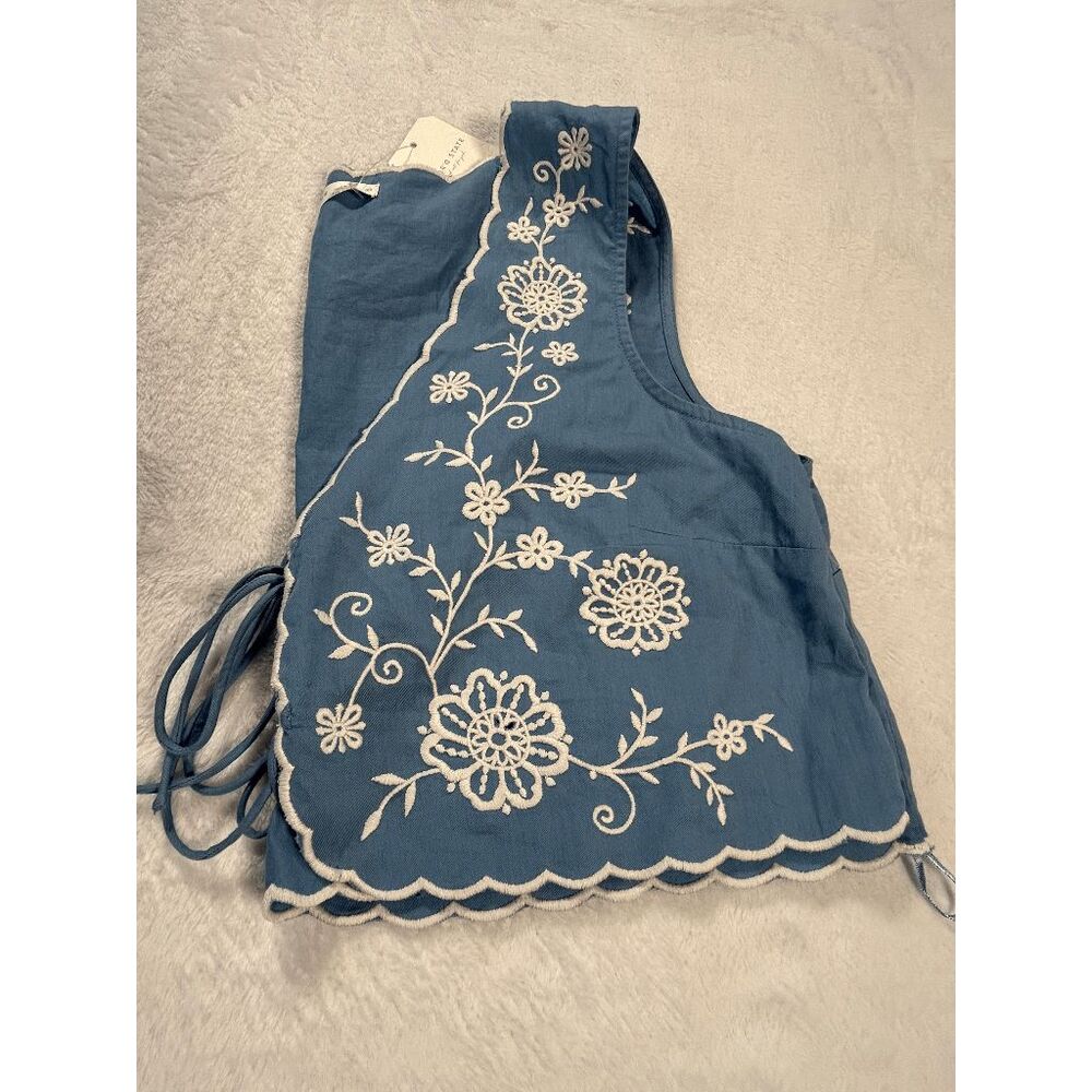 Altar'd State Blue w/ White Flower Embroidery Front Tie Vest Size L, Boho NWT - Picture 6 of 7